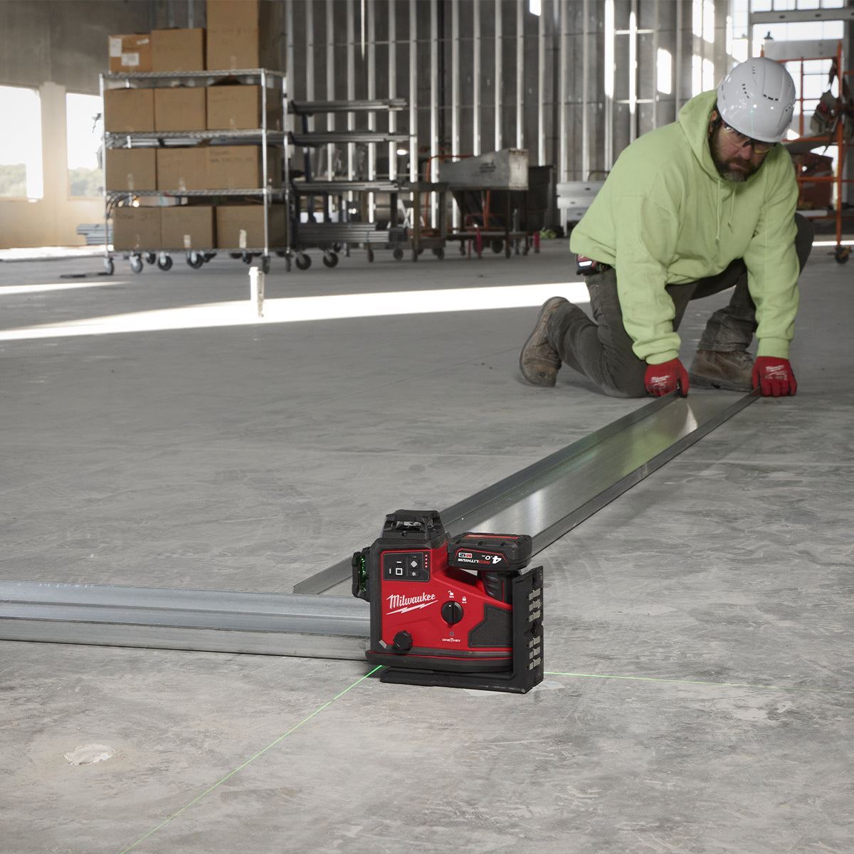 Milwaukee M12A3PLO-0C 12V M12 Green Auto Alignment 360° 3 Plane Laser with 1 x 3.0Ah Battery Charger Case & Laser Tripod